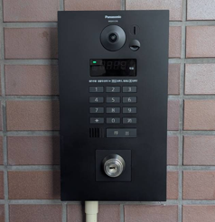 マンション、集合住宅、オートロック、インターホン、インターフォン、集合インターホン、集合インターフォン、アイホン、パナソニック、Panasonic、AirEZ、NAKAYO、オフィス、受付、リニューアル、交換、後付け、工事、更新、入替、リース、割賦、兵庫、大阪、尼崎