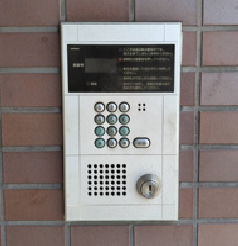 マンション、集合住宅、オートロック、インターホン、インターフォン、集合インターホン、集合インターフォン、アイホン、パナソニック、Panasonic、AirEZ、NAKAYO、オフィス、受付、リニューアル、交換、後付け、工事、更新、入替、リース、割賦、兵庫、大阪、尼崎